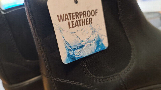 Size 6 - Women's Skechers Waterproof Leather Memory Foam in Other in Kitchener / Waterloo - Image 3