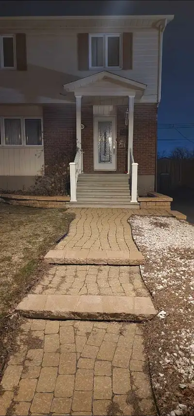 Disponible à partir du 1er août 2025. Maison semi-détachée à louer dans le secteur Rivière-Des-Prair...
