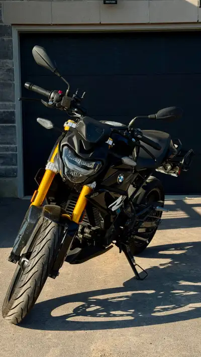 2023 BMW G310R No trades UVIP in hands Excellent condition, 2 keys, manuals, tools. Ready for season...