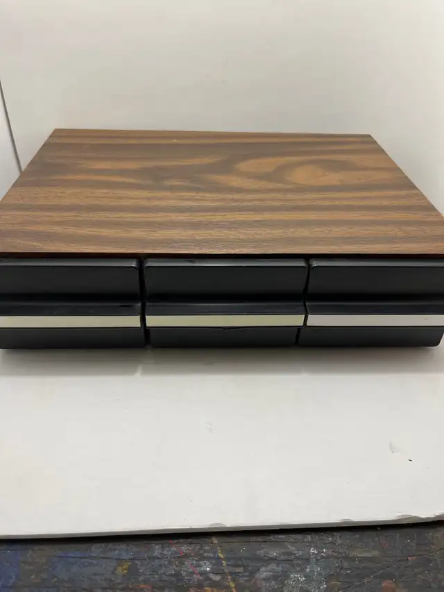 Cassette holder case in Stereo Systems & Home Theatre in Winnipeg - Image 2
