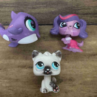 Three plastic littlest pet shop bundle