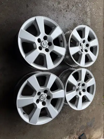 STILL AVAILABLE Came off Lexus RX Bolt pattern 5x114.3 Size 17” Center bore 60.1 No bent,no cracks I...