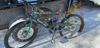 I don’t know much about it. I got it on a trade. Comes with a bunch of parts. I meant to get it runn...