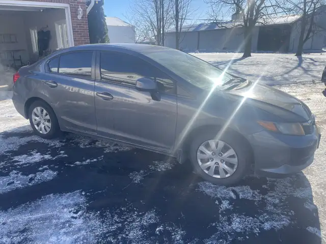 2012 Honda Civic  in Cars & Trucks in Sarnia - Image 2