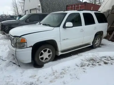 Yukon Denali 6,0 litre 4l65 Trannys Awd trans case Two tone biege leather 239,000 kms Call if intere...