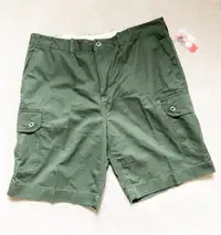New with tags mens size 34” green shorts 