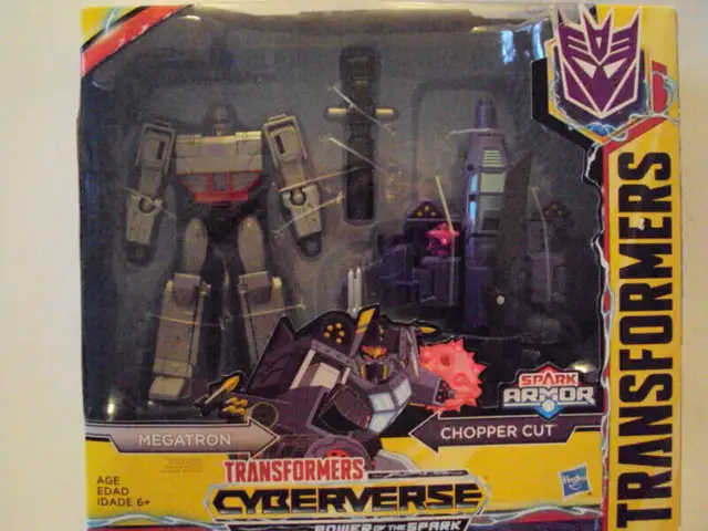 TRANSFORMERS - MEGATRON AND CHOPPER CUT - 2018 in Arts & Collectibles in Barrie - Image 3