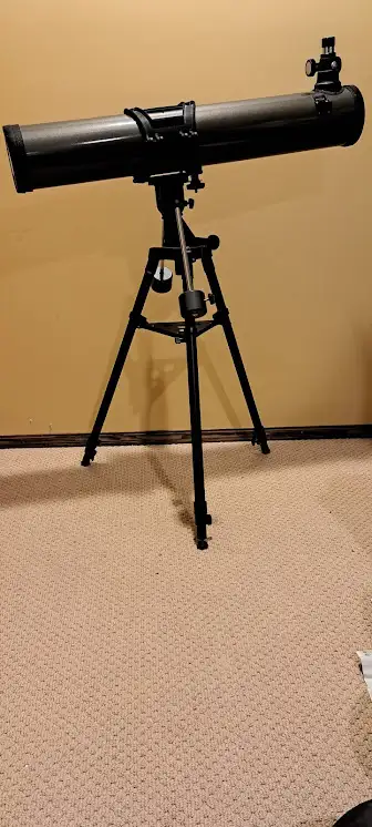 Good brand astronomical telescope 1000mmx120mm 2 eye pieces (8mm & 20mm) In great shape and conditio...