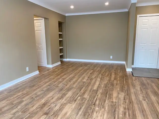 TWO BEDROOM APARTMENT WITH PARKING - CENTRAL LOCATION