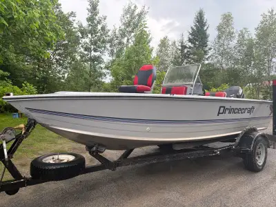 Bateau (chaloupe) de pêche Princecraft SP175 1988 en aluminium de 5.33 mètres (17’-5’’) avec moteur...