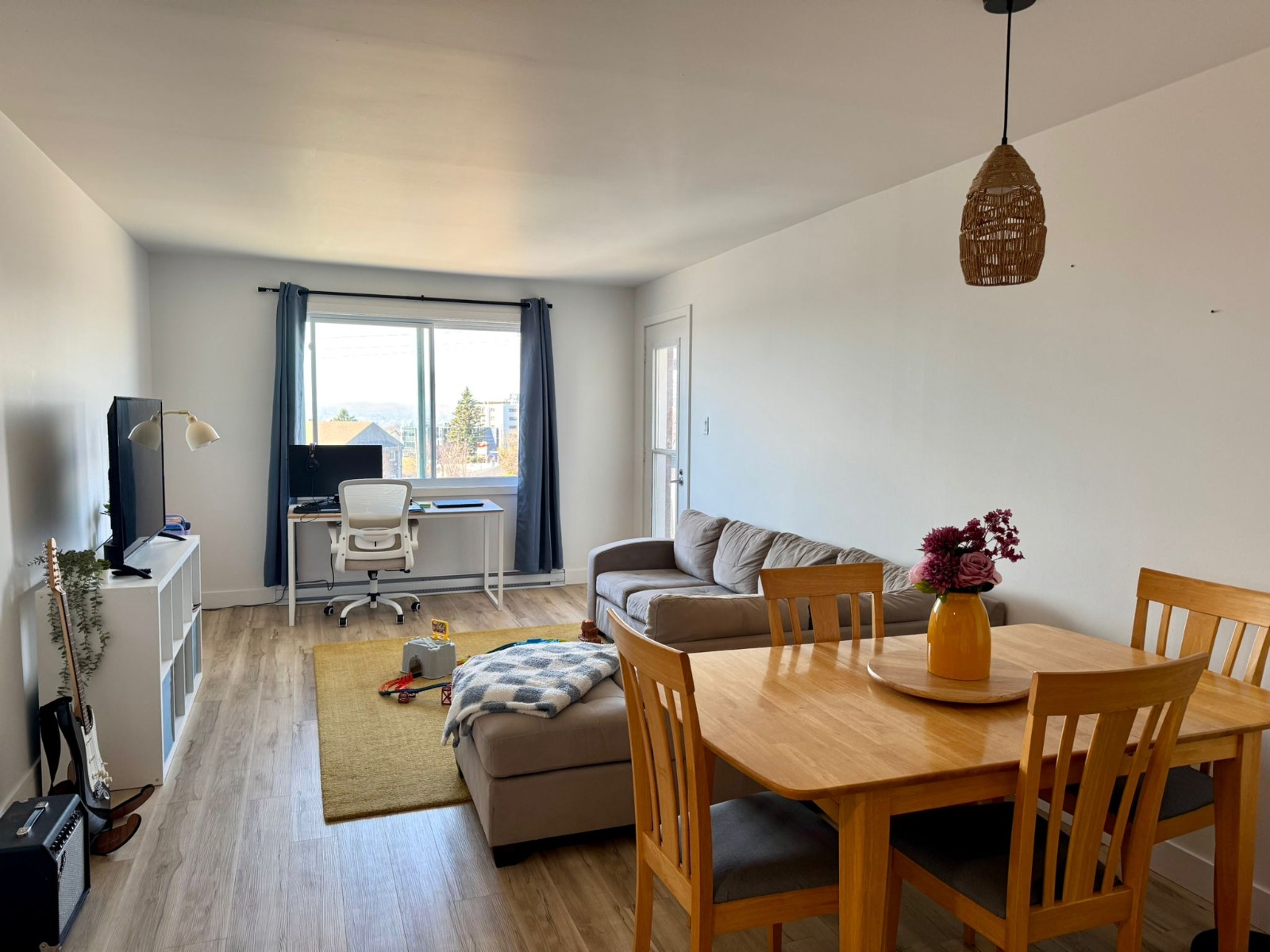 Appartement 4 1/2 TOUT INCLUS -  AOÛT GRATUIT — photo 2