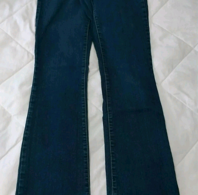Used Women's Jeans (27/28) in Women's - Bottoms in Markham / York Region - Image 4