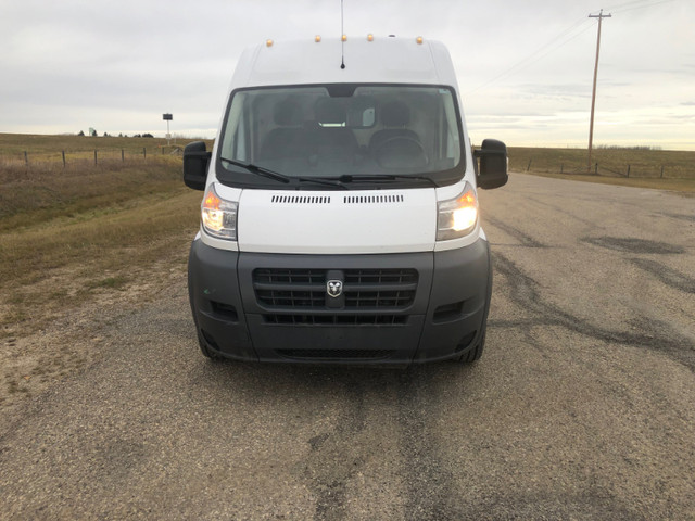 2017 Ram 3500 Promaster 159" WB high roof low KMS dans Autos et camions  à Red Deer - Image 3