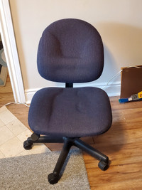 Desk chair with arms