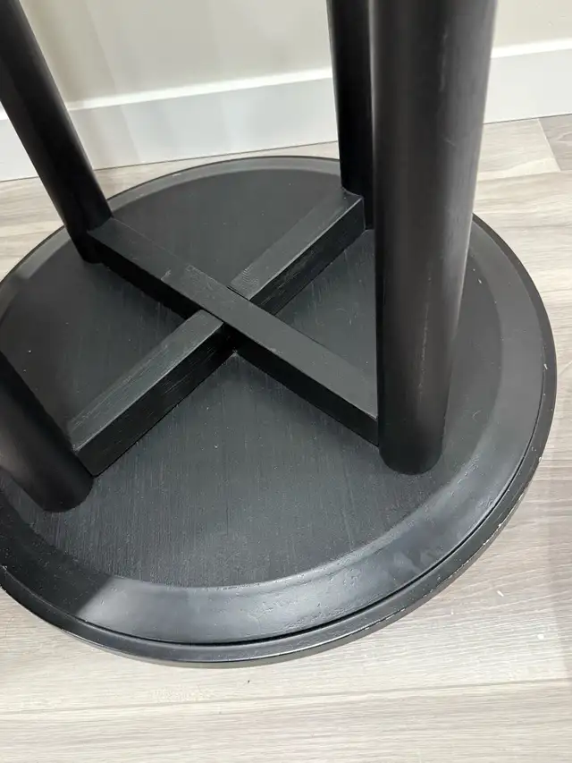 Marble Table and Chairs in Dining Tables & Sets in St. Albert - Image 5