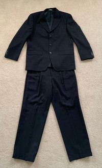 Men’s navy blue suit 