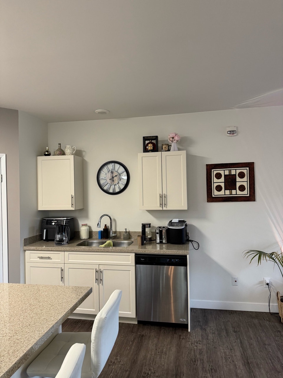 Spacious 2-Bedroom Apartment for Sublet – $1,795/month 4