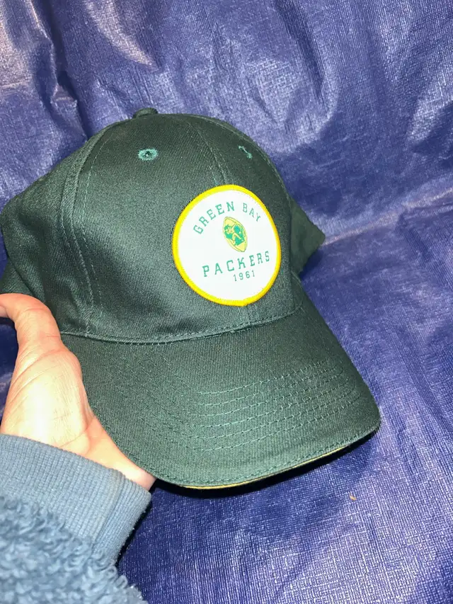 Green Bay Packers Hat in Men's in Winnipeg - Image 3