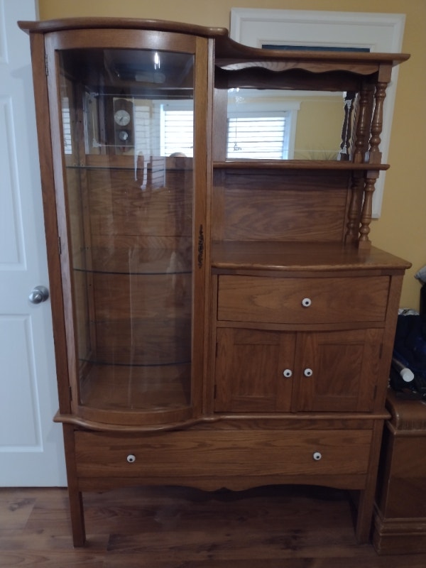 Buffet Vaissellier année 80 en chêne avec vitre bombé Buffets et