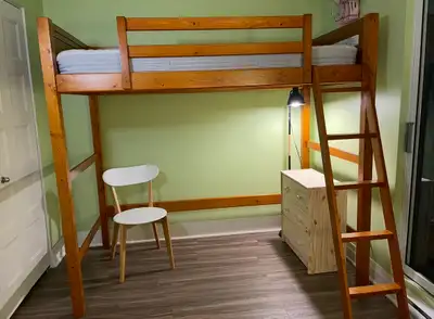 Lit mezzanine simple comme neuf 280$, View more