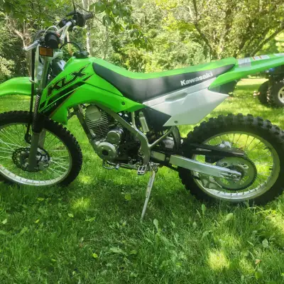 2022 kawasaki 140rf brand new mint condition with only 3hrs on it, asking 4500$ please contact 289 2...