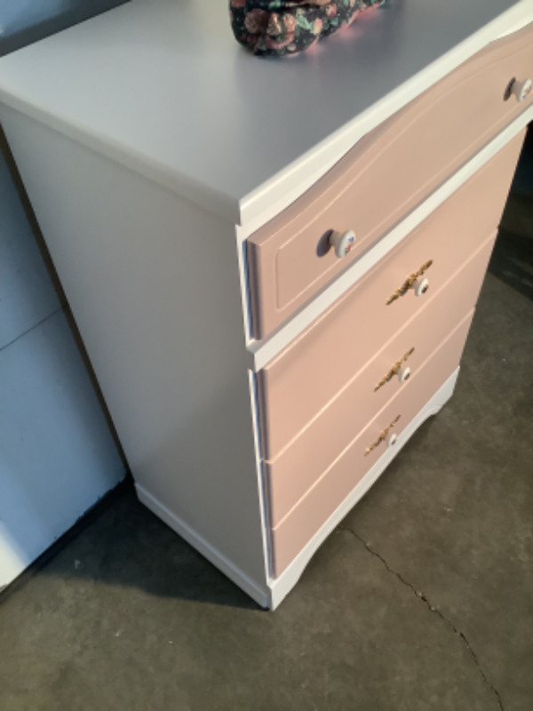 Nursery Chest of Drawers in Dressers & Wardrobes in Calgary - Image 4
