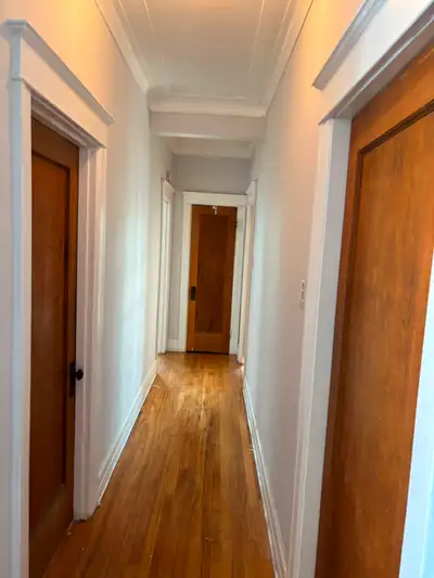 NDG. 5 1-2   LARGE BEDROOMS VERY VERY BRIGHT METRO VENDOME  MUHC