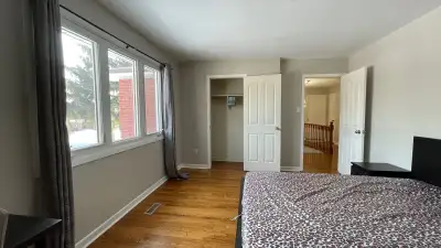 LARGE SIZE ROOM FOR RENT (FEMALE ONLY)
