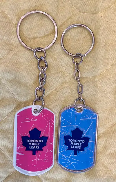 Toronto Maple Leafs Keychains (2), View more