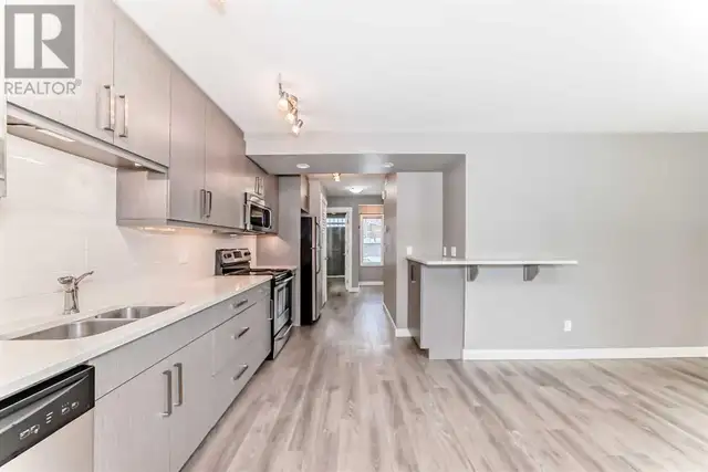 Fully renovated luxury fourplex in Bankview63395519278081122