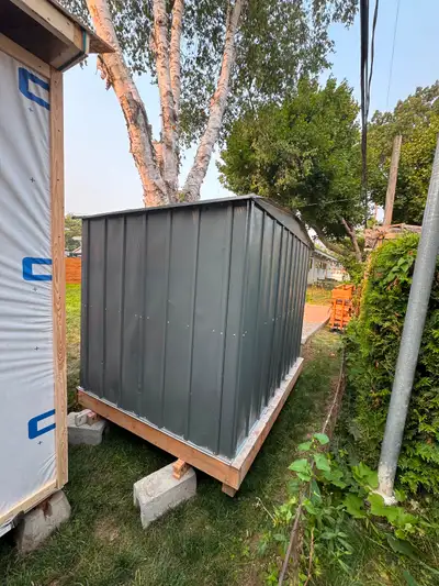 Cabanon en tôle 8x6, View more