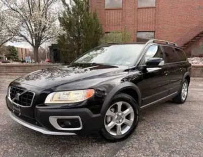 2009 Volvo XC70 with SAFETY Good running condition AWD LEATHER INTERIOR SUNROOF