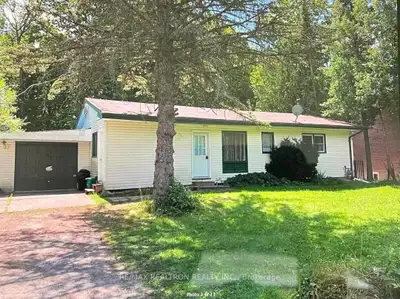 3+2 Beddroom House For Rent in RichmondHill, Oakridges