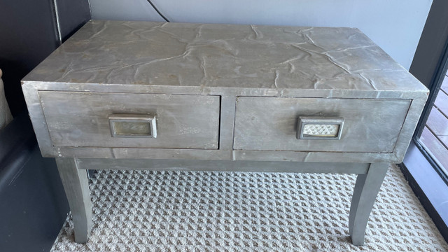 Two for $50 Night Tables with drawers  dans Commodes et armoires  à Région des lacs Kawartha - Image 2
