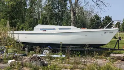 It has no mast and no engine.