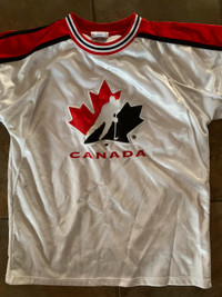 Team Canada Youth Large Hockey Jersey 