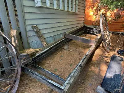 Aluminum dock and wagon wheels, View more