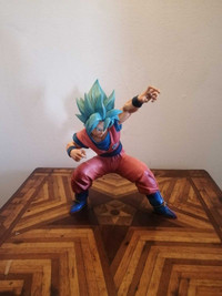 Goku large figure 