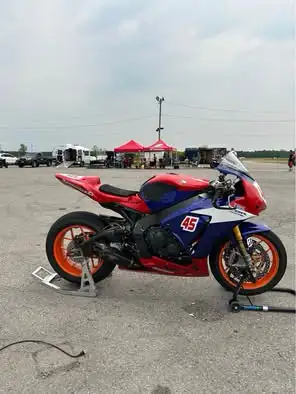 2015 Honda CBR 1000 RR SP track/race bike, 14300 km , clean title, ownership Bazzaz + traction contr...