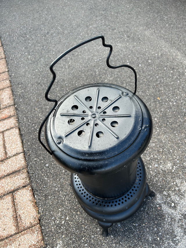 Perfection oil heater No.525-Antique complete/ reduced price. in Home Décor & Accents in City of Toronto - Image 3