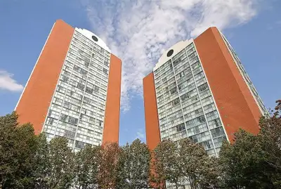 2 Bedrooms 2 Bathrooms Near Square One