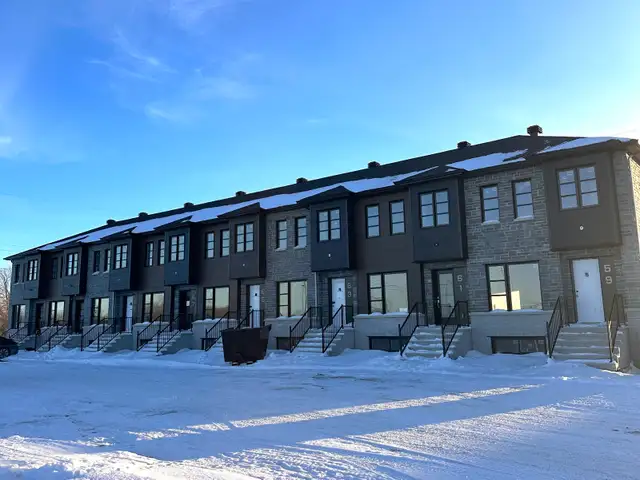 Maison de ville neuve  à louer (Saint-Jacques)