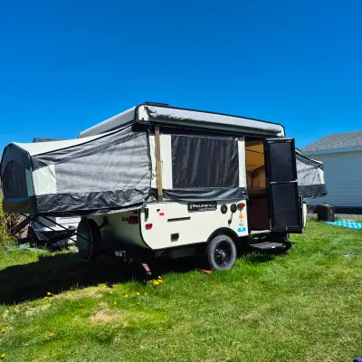 This 2016 Palomino Basecamp Edition 1002 is a well-maintained, pre-owned pop-up camper trailer perfe...