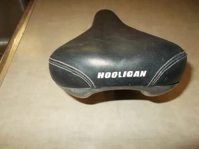 hooligan bicycle seat very good shape