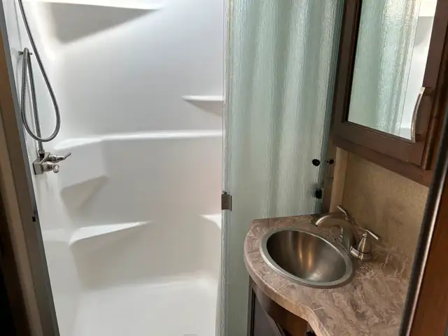 2019 Grand Design Reflection model 337RLS in Travel Trailers & Campers in Annapolis Valley - Image 11