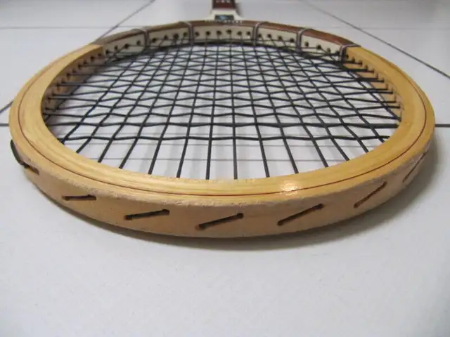Wilson Chris Evert Autograph Speed Flex Tennis Racket Circ 1960s in Arts & Collectibles in Mississauga / Peel Region - Image 8