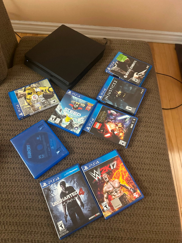 PS4 + 8 games (games in description) dans Sony PlayStation 4  à Ville de Montréal - Image 2