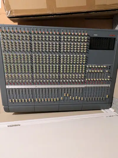Tascam Mixer M-2600 MKII Analog Mixer 90's, View more
