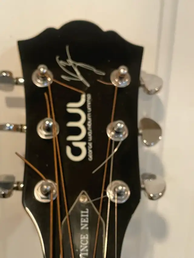 Washburn “Vince Neil” signatured Dragon guitar for sale in Guitars in Oakville / Halton Region - Image 2