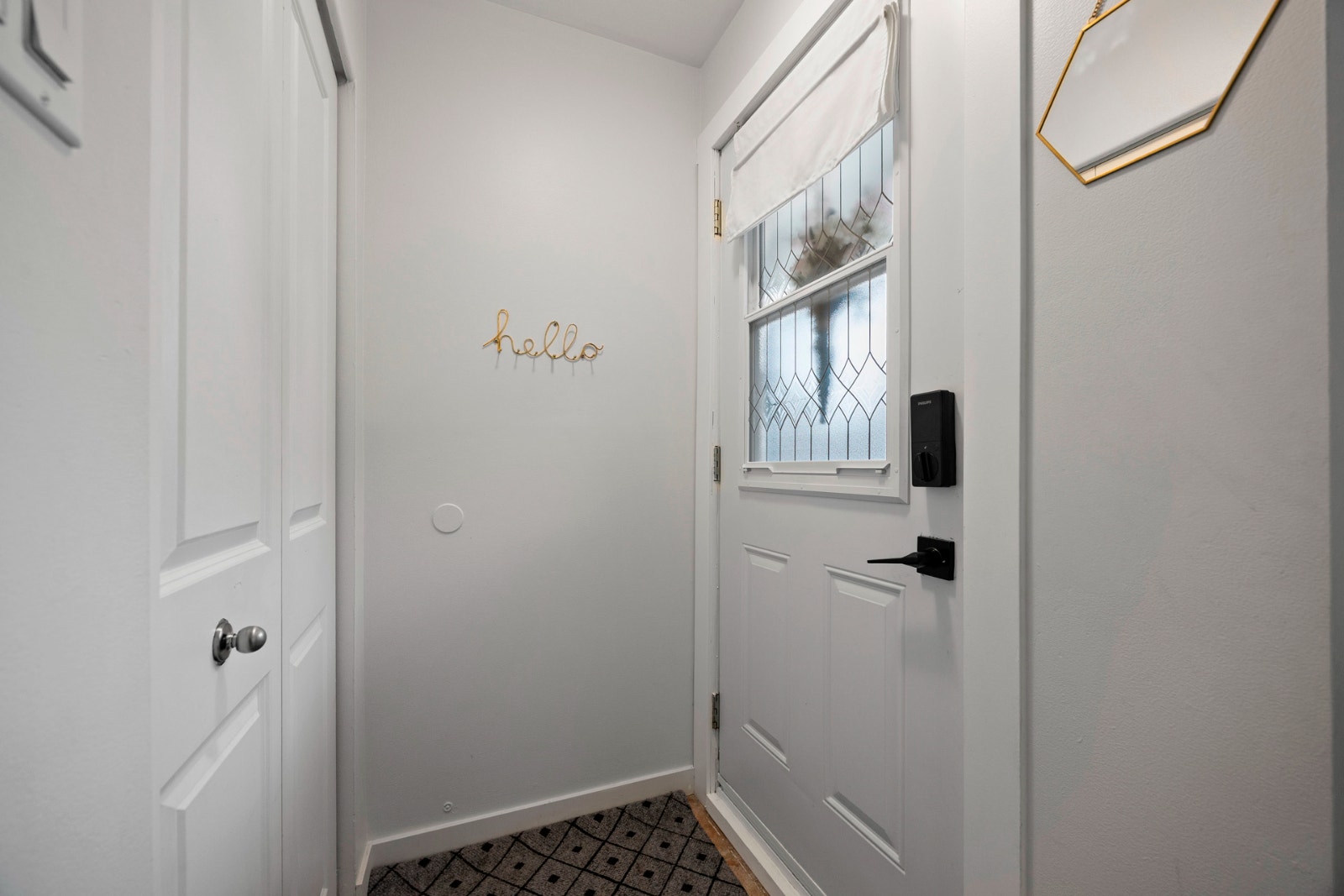 House for sale - 4 bedroom 2 bathroom (J7V 8G8) — photo 2